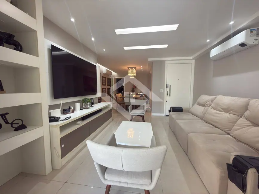 Foto 1 de Apartamento com 4 quartos à venda, 146m2 em Rio De Janeiro - RJ