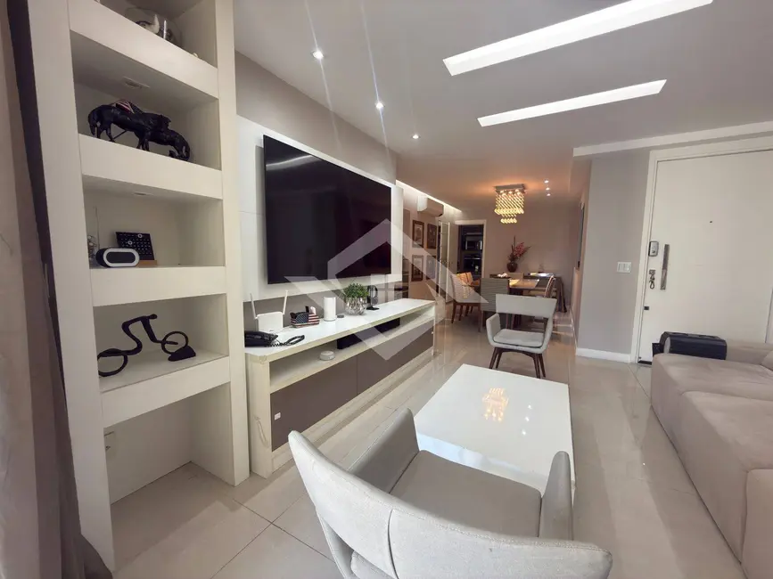 Foto 3 de Apartamento com 4 quartos à venda, 146m2 em Rio De Janeiro - RJ