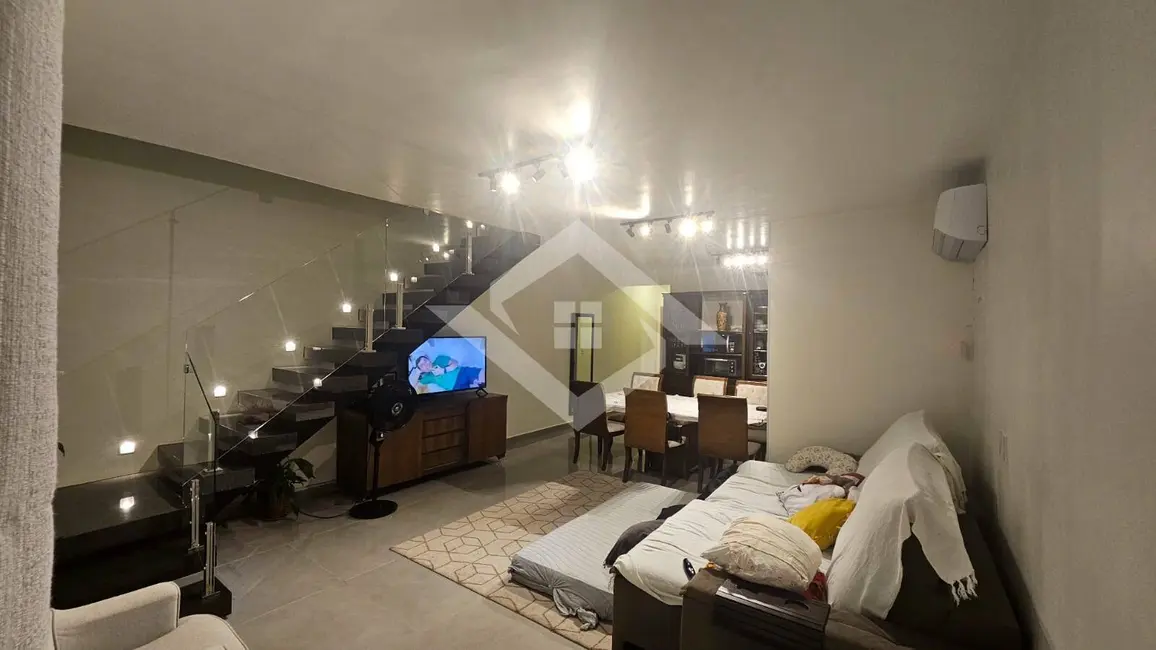 Casa com 3 quartos à venda, 300m2 em Campo Grande, Rio De Janeiro - RJ - imagem 2 Foto 2 de Casa com 3 quartos à venda, 300m2 em Campo Grande, Rio De Janeiro - RJ