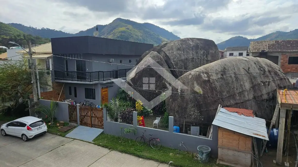 Casa com 3 quartos à venda, 300m2 em Campo Grande, Rio De Janeiro - RJ - imagem 1 Foto 1 de Casa com 3 quartos à venda, 300m2 em Campo Grande, Rio De Janeiro - RJ