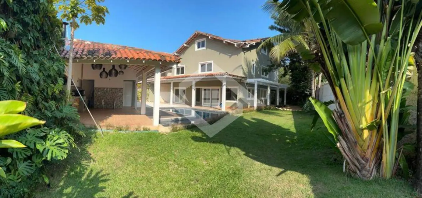 Casa com 5 quartos à venda, 380m2 em Barra da Tijuca, Rio De Janeiro - RJ - imagem 2 Foto 2 de Casa com 5 quartos à venda, 380m2 em Barra da Tijuca, Rio De Janeiro - RJ