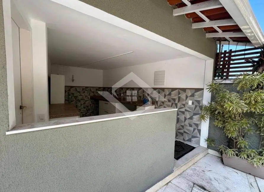 Casa com 5 quartos à venda, 380m2 em Barra da Tijuca, Rio De Janeiro - RJ - imagem 4 Foto 4 de Casa com 5 quartos à venda, 380m2 em Barra da Tijuca, Rio De Janeiro - RJ