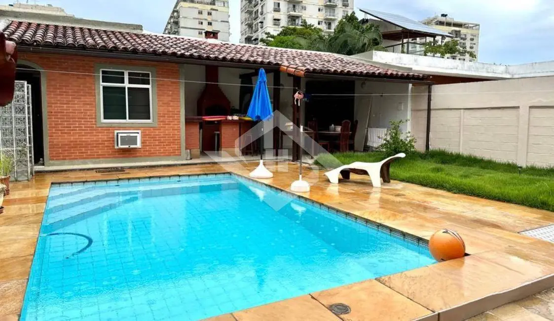 Casa com 4 quartos à venda, 280m2 em Barra da Tijuca, Rio De Janeiro - RJ - imagem 3 Foto 3 de Casa com 4 quartos à venda, 280m2 em Barra da Tijuca, Rio De Janeiro - RJ