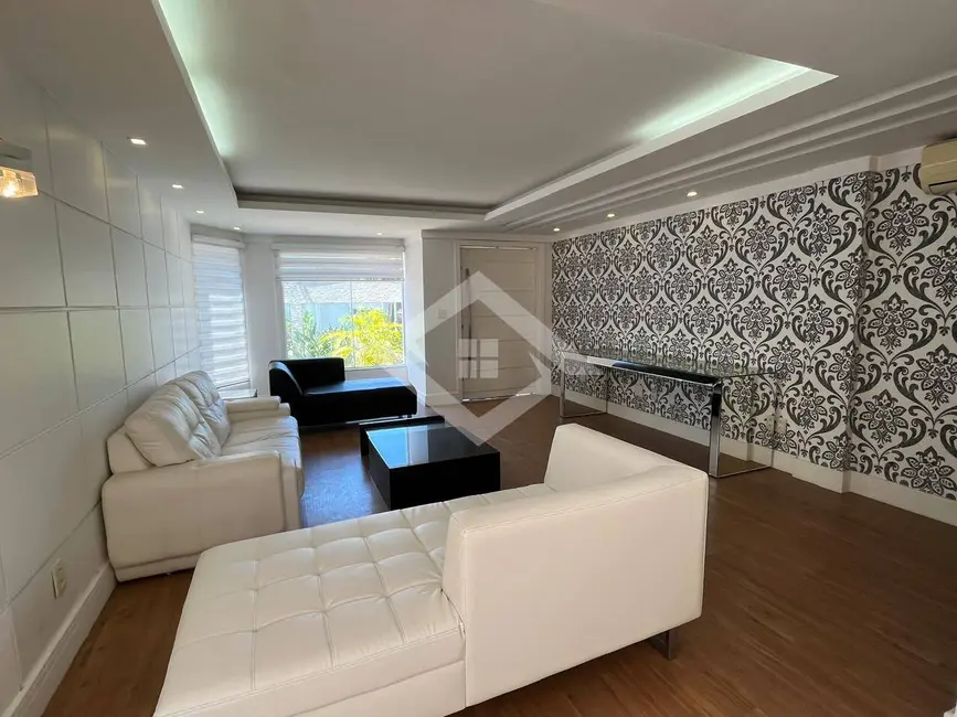 Foto 2 de Casa com 5 quartos para alugar, 480m2 em Barra da Tijuca, Rio De Janeiro - RJ