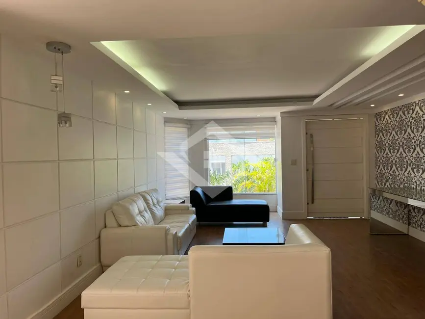 Foto 1 de Casa com 5 quartos para alugar, 480m2 em Barra da Tijuca, Rio De Janeiro - RJ