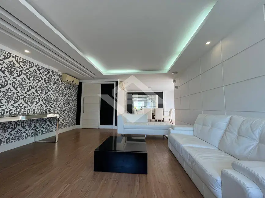 Foto 4 de Casa com 5 quartos para alugar, 480m2 em Barra da Tijuca, Rio De Janeiro - RJ