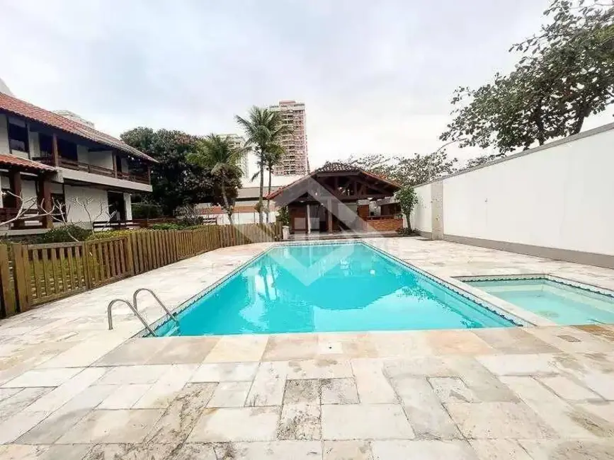 Casa com 5 quartos à venda, 900m2 em Barra da Tijuca, Rio De Janeiro - RJ - imagem 8 Foto 8 de Casa com 5 quartos à venda, 900m2 em Barra da Tijuca, Rio De Janeiro - RJ