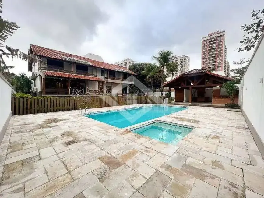 Casa com 5 quartos à venda, 900m2 em Barra da Tijuca, Rio De Janeiro - RJ - imagem 9 Foto 9 de Casa com 5 quartos à venda, 900m2 em Barra da Tijuca, Rio De Janeiro - RJ