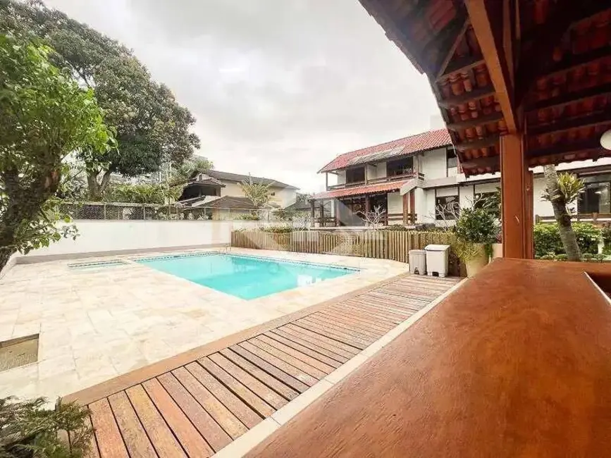 Casa com 5 quartos à venda, 900m2 em Barra da Tijuca, Rio De Janeiro - RJ - imagem 7 Foto 7 de Casa com 5 quartos à venda, 900m2 em Barra da Tijuca, Rio De Janeiro - RJ