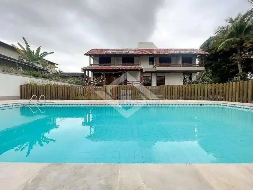 Casa com 5 quartos à venda, 900m2 em Barra da Tijuca, Rio De Janeiro - RJ - imagem 5 Foto 5 de Casa com 5 quartos à venda, 900m2 em Barra da Tijuca, Rio De Janeiro - RJ