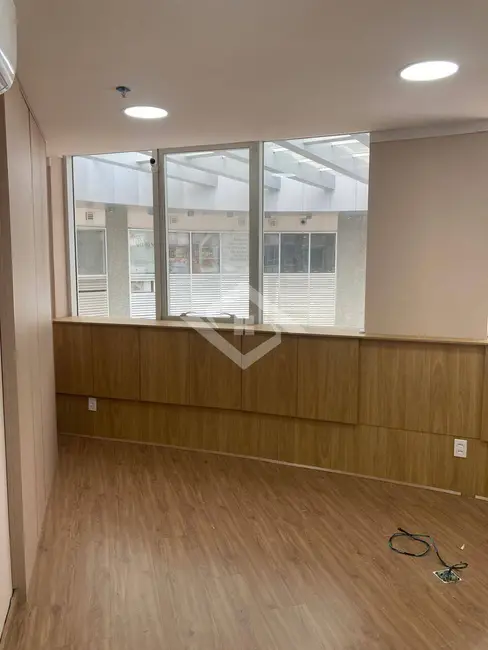 Sala Comercial para alugar, 66m2 em Rio De Janeiro - RJ - imagem 4 Foto 4 de Sala Comercial para alugar, 66m2 em Rio De Janeiro - RJ