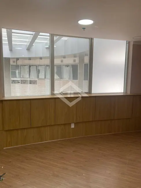 Sala Comercial para alugar, 66m2 em Rio De Janeiro - RJ - imagem 8 Foto 8 de Sala Comercial para alugar, 66m2 em Rio De Janeiro - RJ