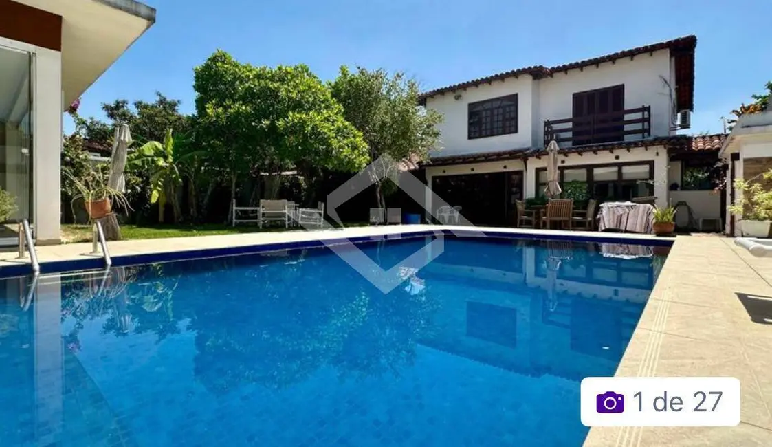 Casa com 4 quartos à venda, 380m2 em Barra da Tijuca, Rio De Janeiro - RJ - imagem 2 Foto 2 de Casa com 4 quartos à venda, 380m2 em Barra da Tijuca, Rio De Janeiro - RJ