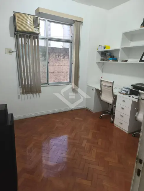 Apartamento com 3 quartos à venda e para alugar, 96m2 em Catete, Rio De Janeiro - RJ - imagem 5 Foto 5 de Apartamento com 3 quartos à venda e para alugar, 96m2 em Catete, Rio De Janeiro - RJ
