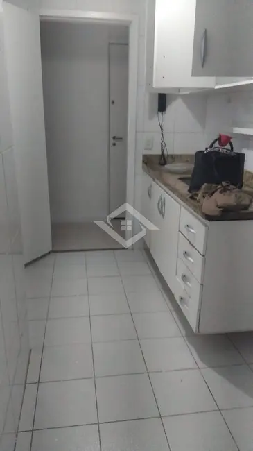 Apartamento com 3 quartos para alugar, 77m2 em Rio De Janeiro - RJ - imagem 6 Foto 6 de Apartamento com 3 quartos para alugar, 77m2 em Rio De Janeiro - RJ