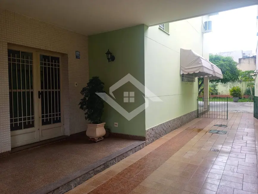 Casa com 5 quartos à venda, 540m2 em Vila da Penha, Rio De Janeiro - RJ - imagem 8 Foto 8 de Casa com 5 quartos à venda, 540m2 em Vila da Penha, Rio De Janeiro - RJ