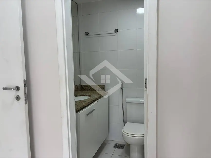 Apartamento com 2 quartos para alugar, 78m2 em Rio De Janeiro - RJ - imagem 8 Foto 8 de Apartamento com 2 quartos para alugar, 78m2 em Rio De Janeiro - RJ