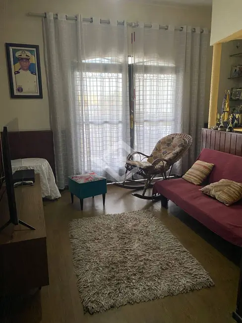 Casa com 3 quartos à venda, 249m2 em Moquetá, Nova Iguacu - RJ - imagem 3 Foto 3 de Casa com 3 quartos à venda, 249m2 em Moquetá, Nova Iguacu - RJ