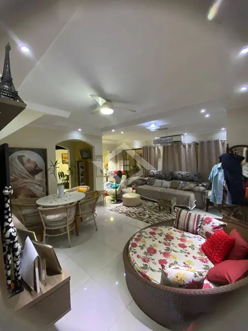 Casa com 3 quartos à venda, 249m2 em Moquetá, Nova Iguacu - RJ - imagem 5 Foto 5 de Casa com 3 quartos à venda, 249m2 em Moquetá, Nova Iguacu - RJ