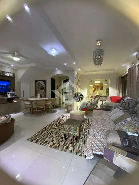 Casa com 3 quartos à venda, 249m2 em Moquetá, Nova Iguacu - RJ - imagem 9 Foto 9 de Casa com 3 quartos à venda, 249m2 em Moquetá, Nova Iguacu - RJ