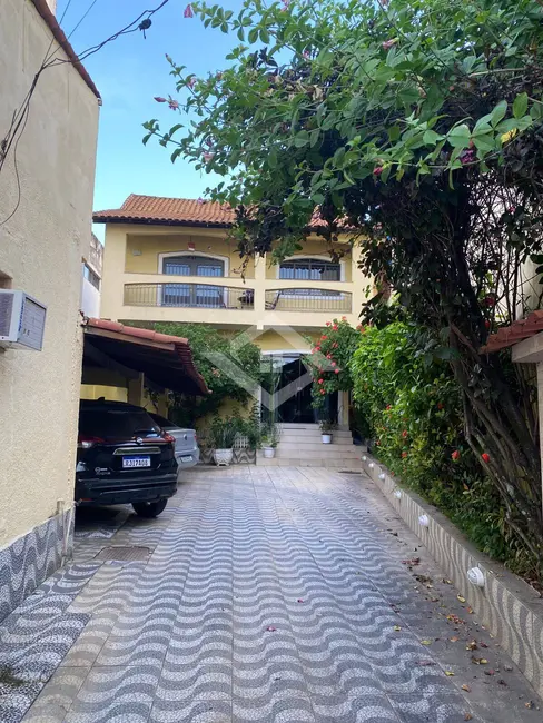 Foto 1 de Casa com 3 quartos para alugar, 240m2 em Moquetá, Nova Iguacu - RJ