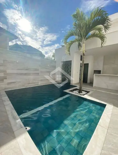 Casa com 4 quartos à venda, 270m2 em Recreio dos Bandeirantes, Rio De Janeiro - RJ - imagem 1 Foto 1 de Casa com 4 quartos à venda, 270m2 em Recreio dos Bandeirantes, Rio De Janeiro - RJ