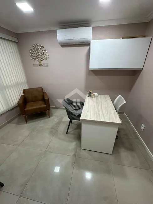 Sala Comercial à venda, 60m2 em Campo Grande, Rio De Janeiro - RJ - imagem 2 Foto 2 de Sala Comercial à venda, 60m2 em Campo Grande, Rio De Janeiro - RJ