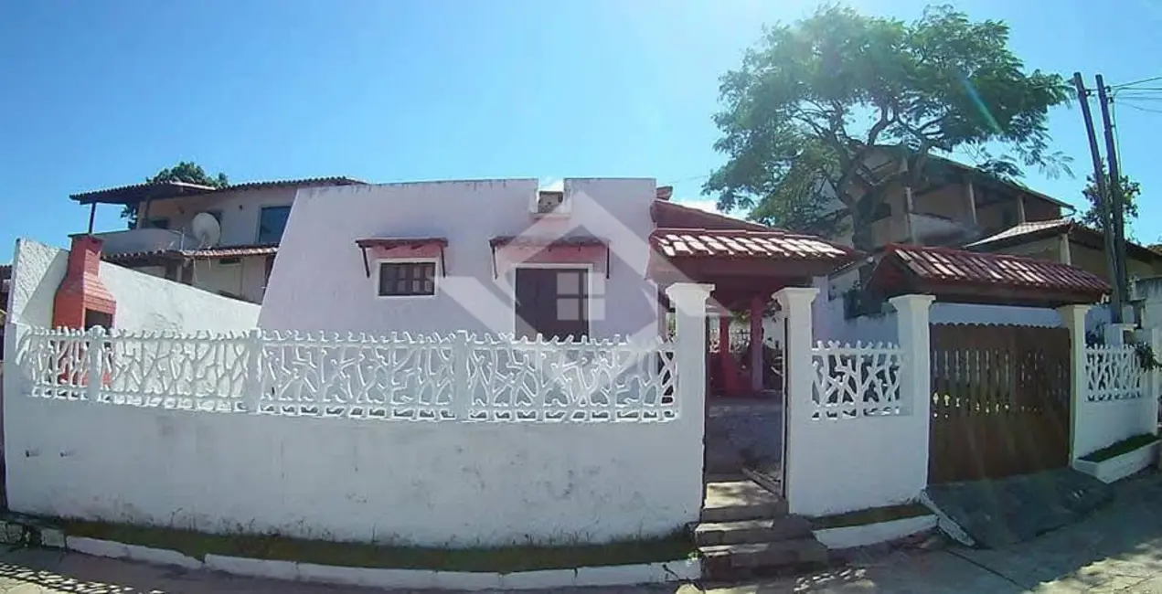 Foto 3 de Casa com 3 quartos à venda, 265m2 em Araruama - RJ