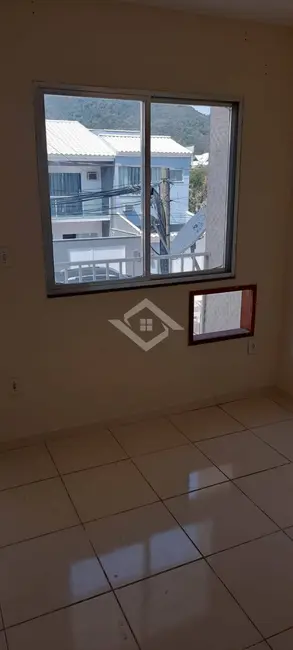 Foto 2 de Casa com 2 quartos para alugar, 80m2 em Campo Grande, Rio De Janeiro - RJ