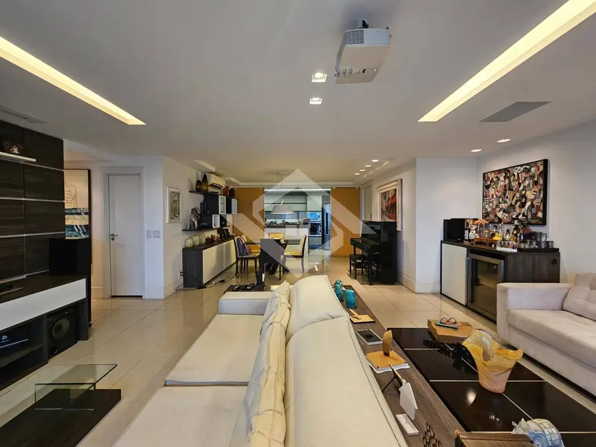 Apartamento com 3 quartos à venda, 165m2 em Rio De Janeiro - RJ - imagem 5 Foto 5 de Apartamento com 3 quartos à venda, 165m2 em Rio De Janeiro - RJ