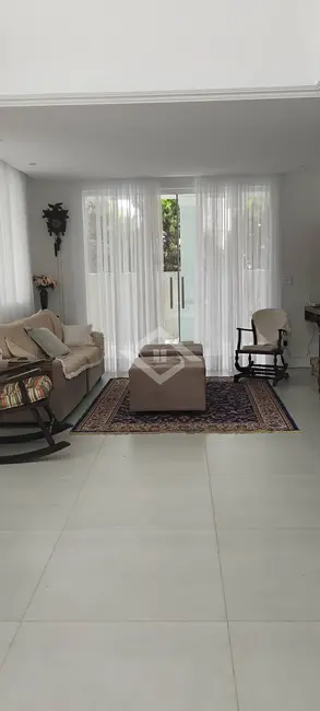 Foto 8 de Casa com 4 quartos à venda, 300m2 em Araruama - RJ