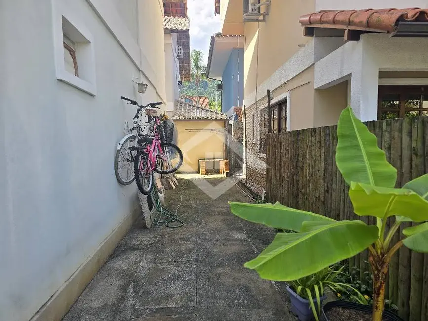 Foto 3 de Casa com 4 quartos à venda, 300m2 em Vargem Pequena, Rio De Janeiro - RJ
