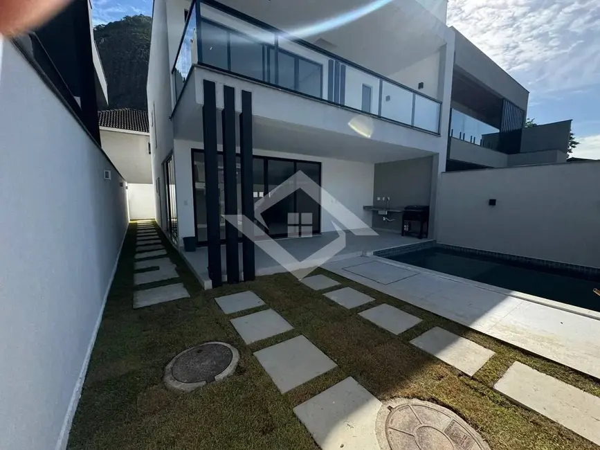 Foto 1 de Casa com 4 quartos à venda, 214m2 em Vargem Pequena, Rio De Janeiro - RJ