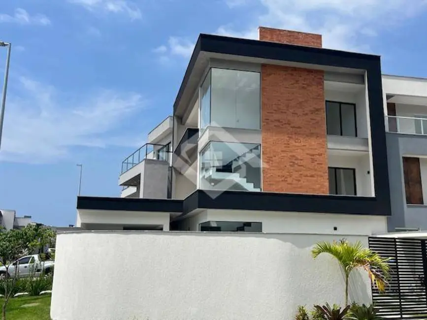 Foto 3 de Casa com 3 quartos à venda, 240m2 em Vargem Pequena, Rio De Janeiro - RJ