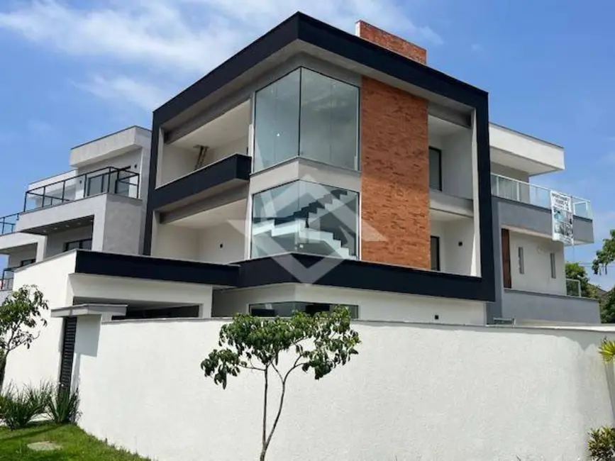 Foto 2 de Casa com 3 quartos à venda, 240m2 em Vargem Pequena, Rio De Janeiro - RJ