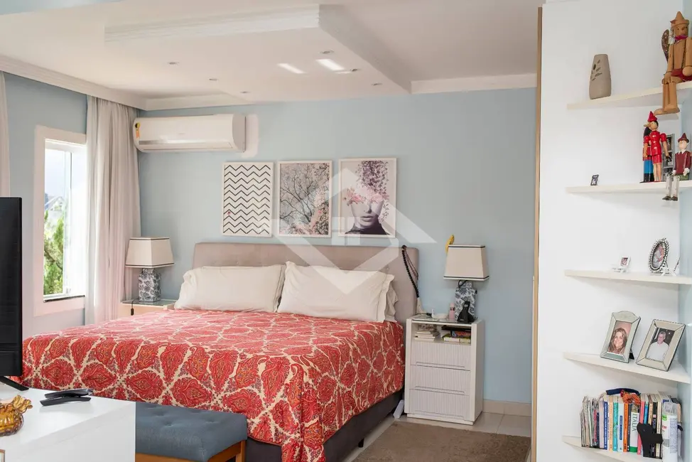 Casa com 5 quartos para alugar, 360m2 em Recreio dos Bandeirantes, Rio De Janeiro - RJ - imagem 8 Foto 8 de Casa com 5 quartos para alugar, 360m2 em Recreio dos Bandeirantes, Rio De Janeiro - RJ