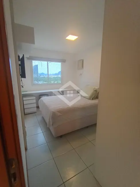 Foto 4 de Apartamento com 3 quartos para alugar, 100m2 em Rio De Janeiro - RJ