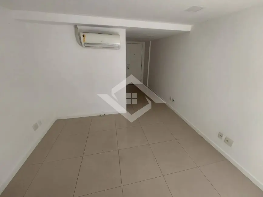Foto 2 de Sala Comercial para alugar, 30m2 em Bangu, Rio De Janeiro - RJ