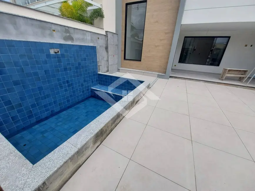 Foto 2 de Casa com 3 quartos à venda, 145m2 em Guaratiba, Rio De Janeiro - RJ