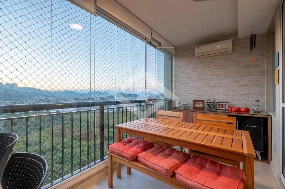 Apartamento com 4 quartos à venda, 143m2 em Rio De Janeiro - RJ - imagem 2 Foto 2 de Apartamento com 4 quartos à venda, 143m2 em Rio De Janeiro - RJ