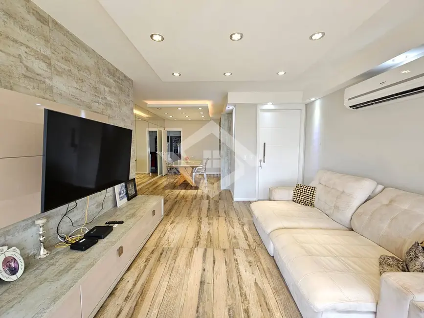 Apartamento com 4 quartos à venda, 144m2 em Rio De Janeiro - RJ - imagem 3 Foto 3 de Apartamento com 4 quartos à venda, 144m2 em Rio De Janeiro - RJ