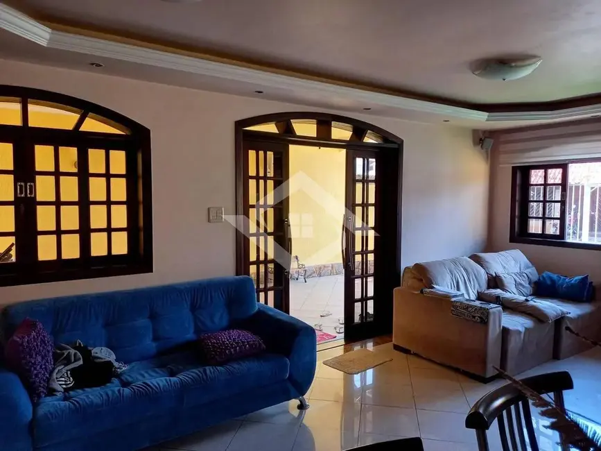 Casa com 4 quartos à venda, 235m2 em Senador Vasconcelos, Rio De Janeiro - RJ - imagem 5 Foto 5 de Casa com 4 quartos à venda, 235m2 em Senador Vasconcelos, Rio De Janeiro - RJ