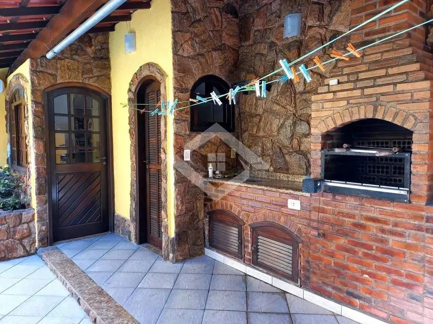 Casa com 4 quartos à venda, 235m2 em Senador Vasconcelos, Rio De Janeiro - RJ - imagem 9 Foto 9 de Casa com 4 quartos à venda, 235m2 em Senador Vasconcelos, Rio De Janeiro - RJ