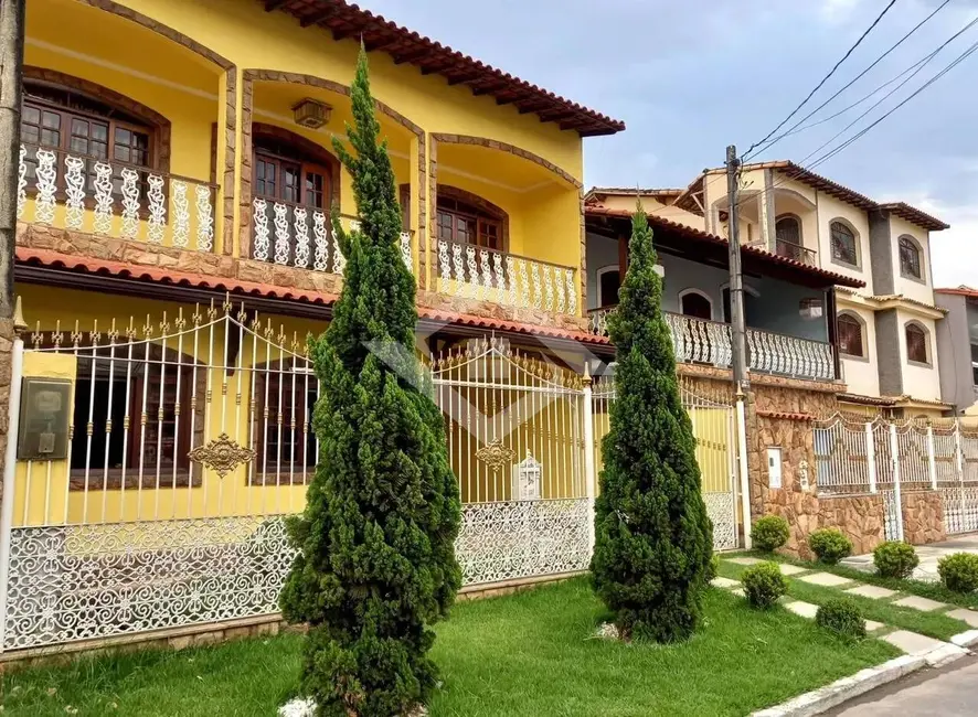 Casa com 4 quartos à venda, 235m2 em Senador Vasconcelos, Rio De Janeiro - RJ - imagem 2 Foto 2 de Casa com 4 quartos à venda, 235m2 em Senador Vasconcelos, Rio De Janeiro - RJ
