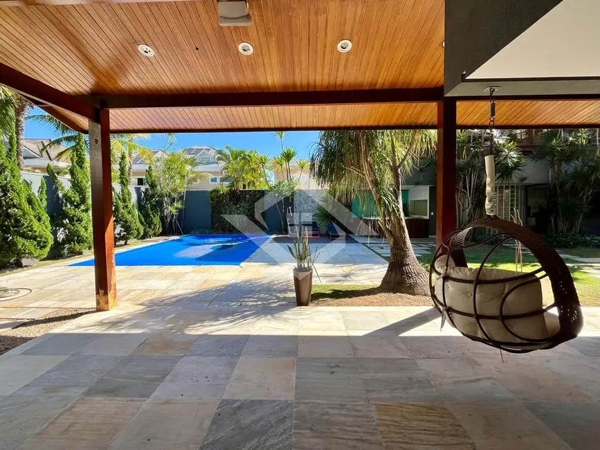 Foto 1 de Casa com 4 quartos para alugar, 300m2 em Barra da Tijuca, Rio De Janeiro - RJ