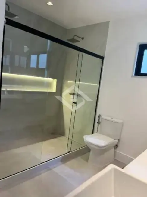 Casa com 4 quartos para alugar, 350m2 em Recreio dos Bandeirantes, Rio De Janeiro - RJ - imagem 3 Foto 3 de Casa com 4 quartos para alugar, 350m2 em Recreio dos Bandeirantes, Rio De Janeiro - RJ