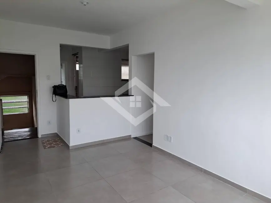 Foto 2 de Apartamento com 3 quartos para alugar, 90m2 em Del Castilho, Rio De Janeiro - RJ