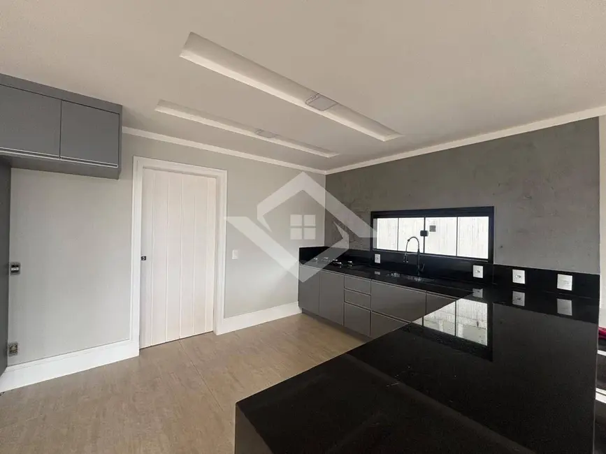 Foto 3 de Casa com 3 quartos à venda, 298m2 em Tijuca, Teresopolis - RJ