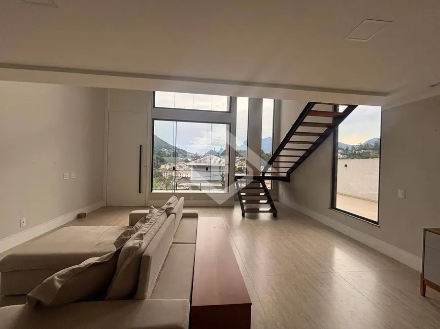 Foto 4 de Casa com 3 quartos à venda, 298m2 em Tijuca, Teresopolis - RJ