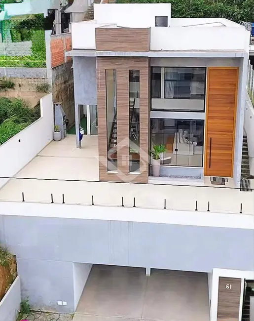 Foto 1 de Casa com 3 quartos à venda, 298m2 em Tijuca, Teresopolis - RJ